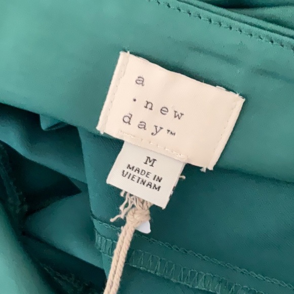A New Day - Emerald Green Satin-like Dress Size M - Picture 11 of 14